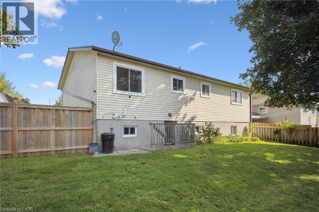 230 Arris Crescent, Mitchell, Ontario  N0K 1N0 - Photo 28 - 40770343