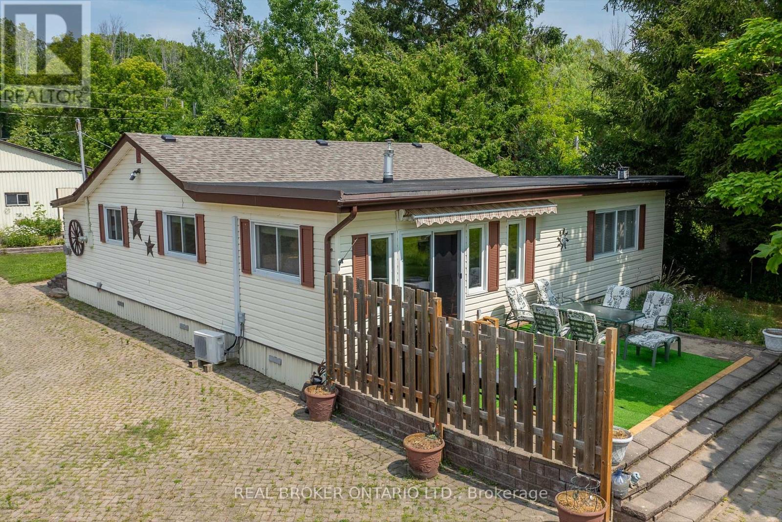 665 North Shore Drive E, Otonabee-South Monaghan, Ontario  P7B 6B3 - Photo 2 - X12408616
