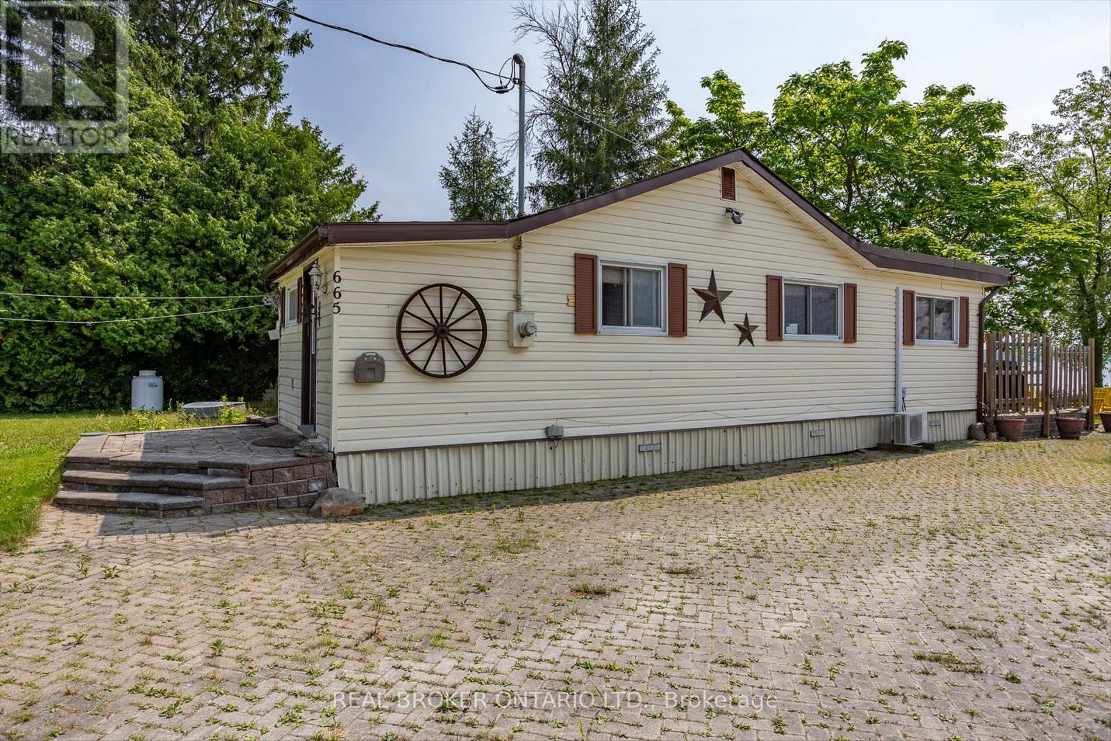 665 North Shore Drive E, Otonabee-South Monaghan, Ontario  P7B 6B3 - Photo 28 - X12408616