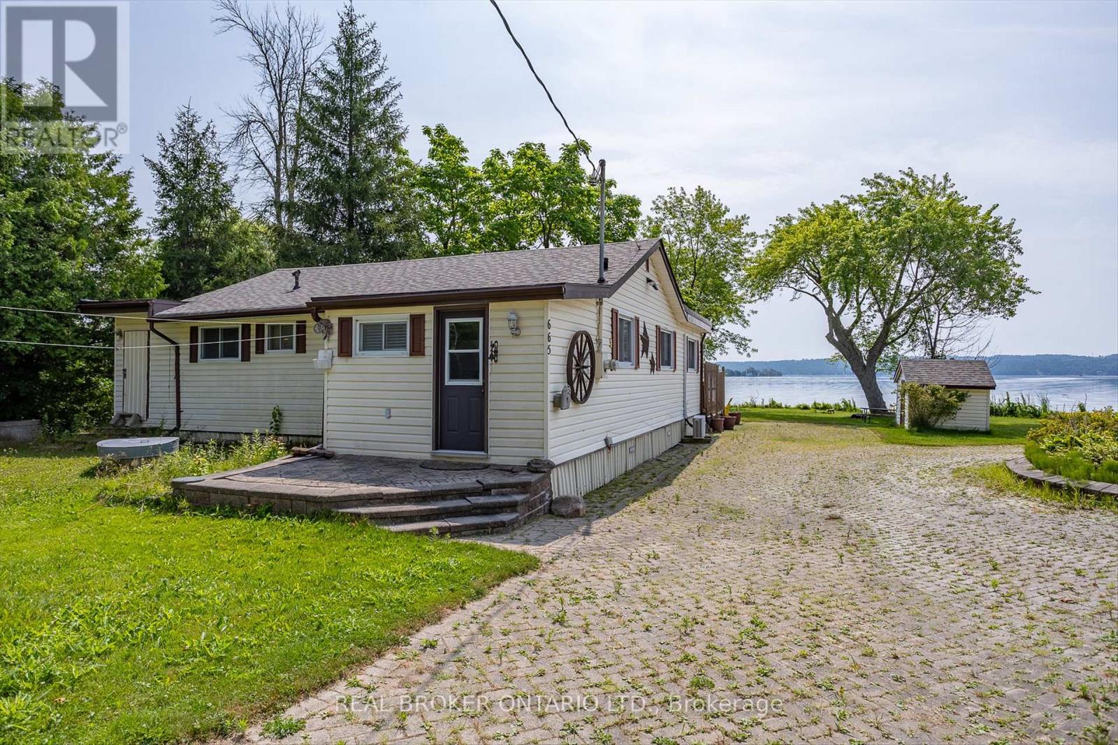 665 North Shore Drive E, Otonabee-South Monaghan, Ontario  P7B 6B3 - Photo 3 - X12408616