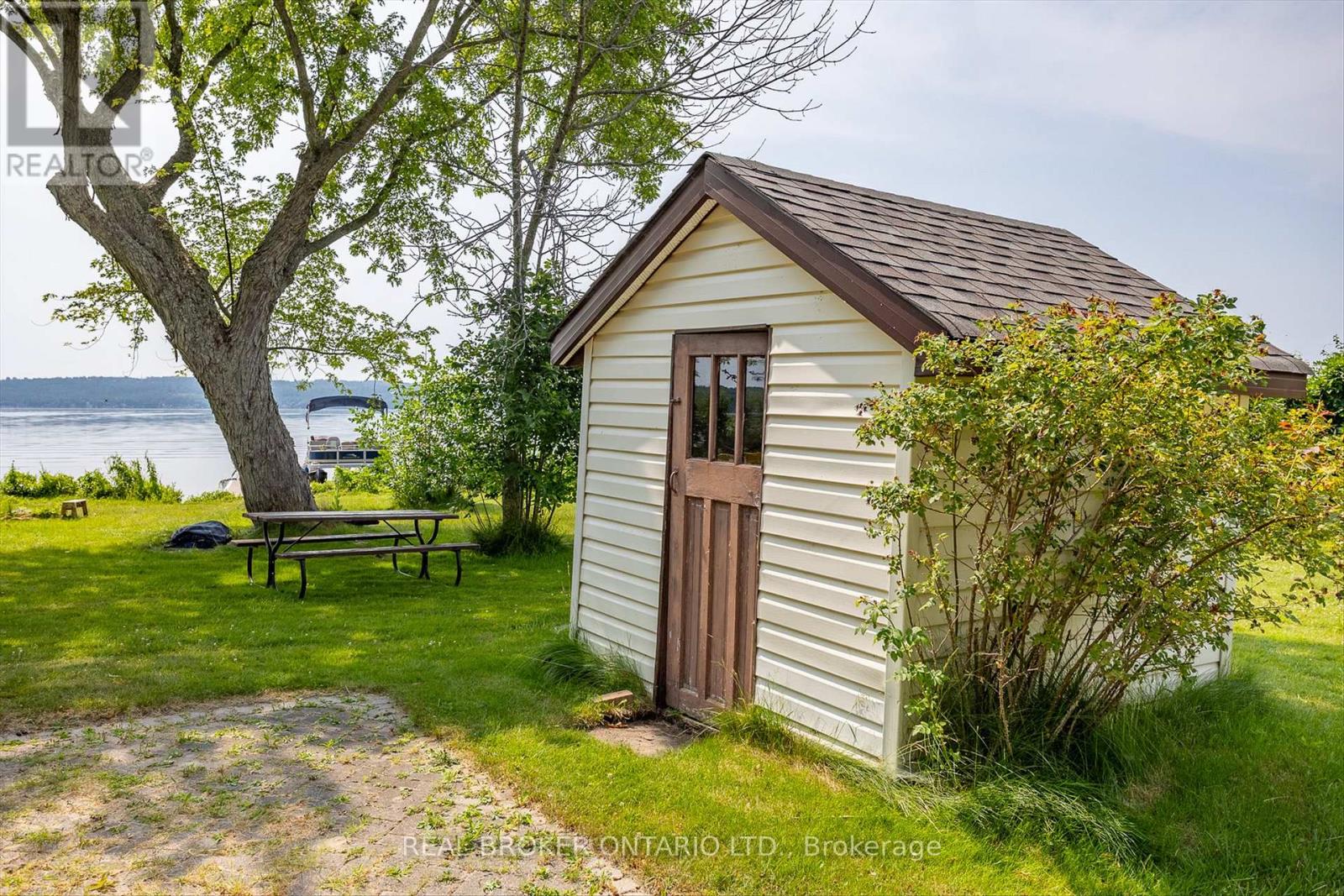 665 North Shore Drive E, Otonabee-South Monaghan, Ontario  P7B 6B3 - Photo 37 - X12408616