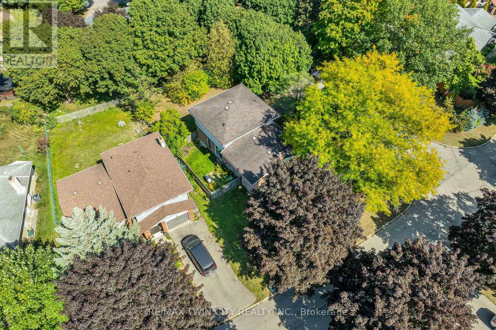 395 Mossom Place, Waterloo, Ontario  N2K 2G7 - Photo 24 - X12408626
