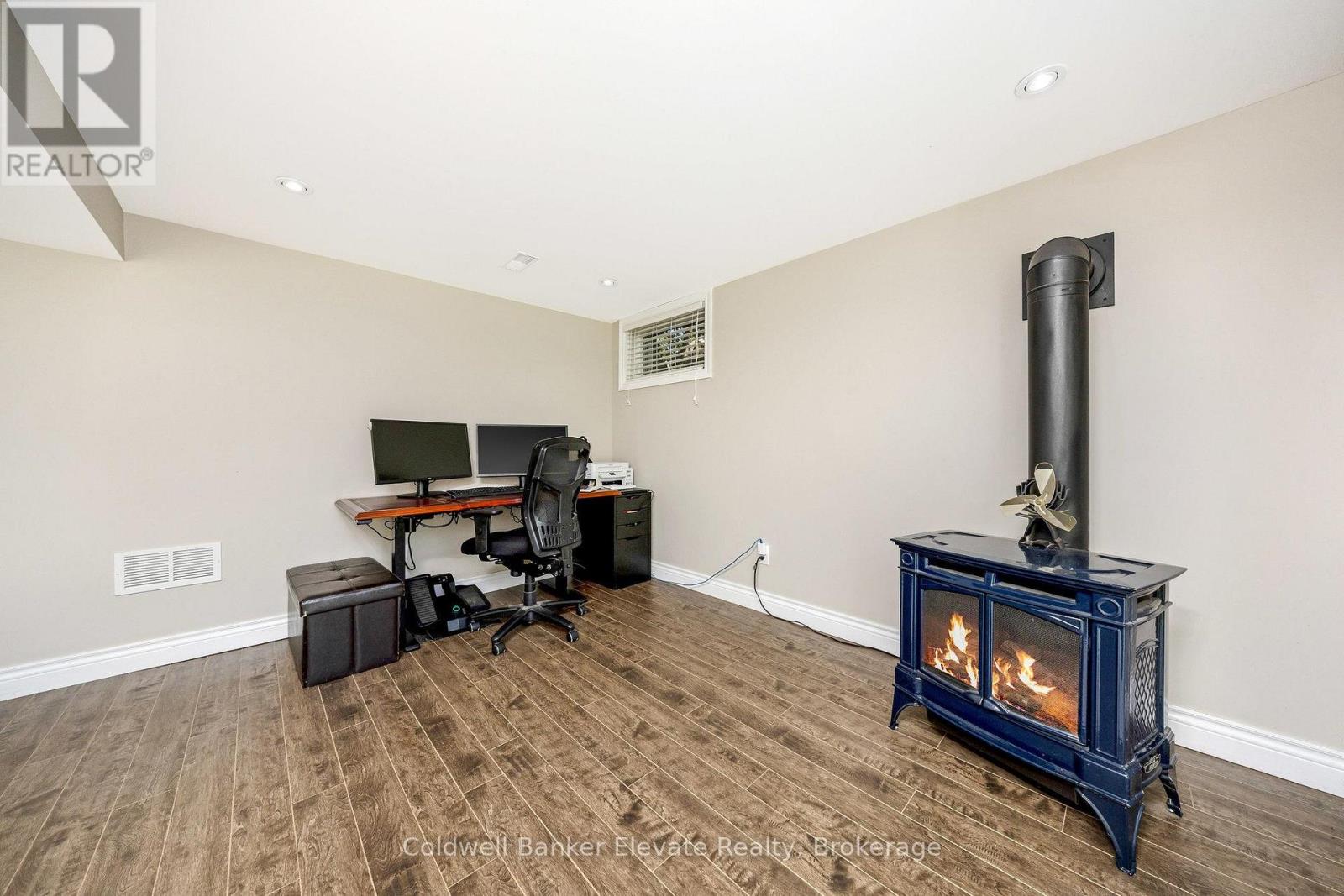 3 Lorne Street, Erin, Ontario  N0B 1T0 - Photo 33 - X12408638