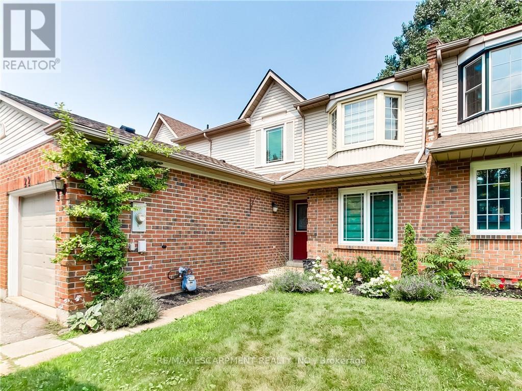 22 HEDGELAWN DRIVE, Grimsby, Ontario