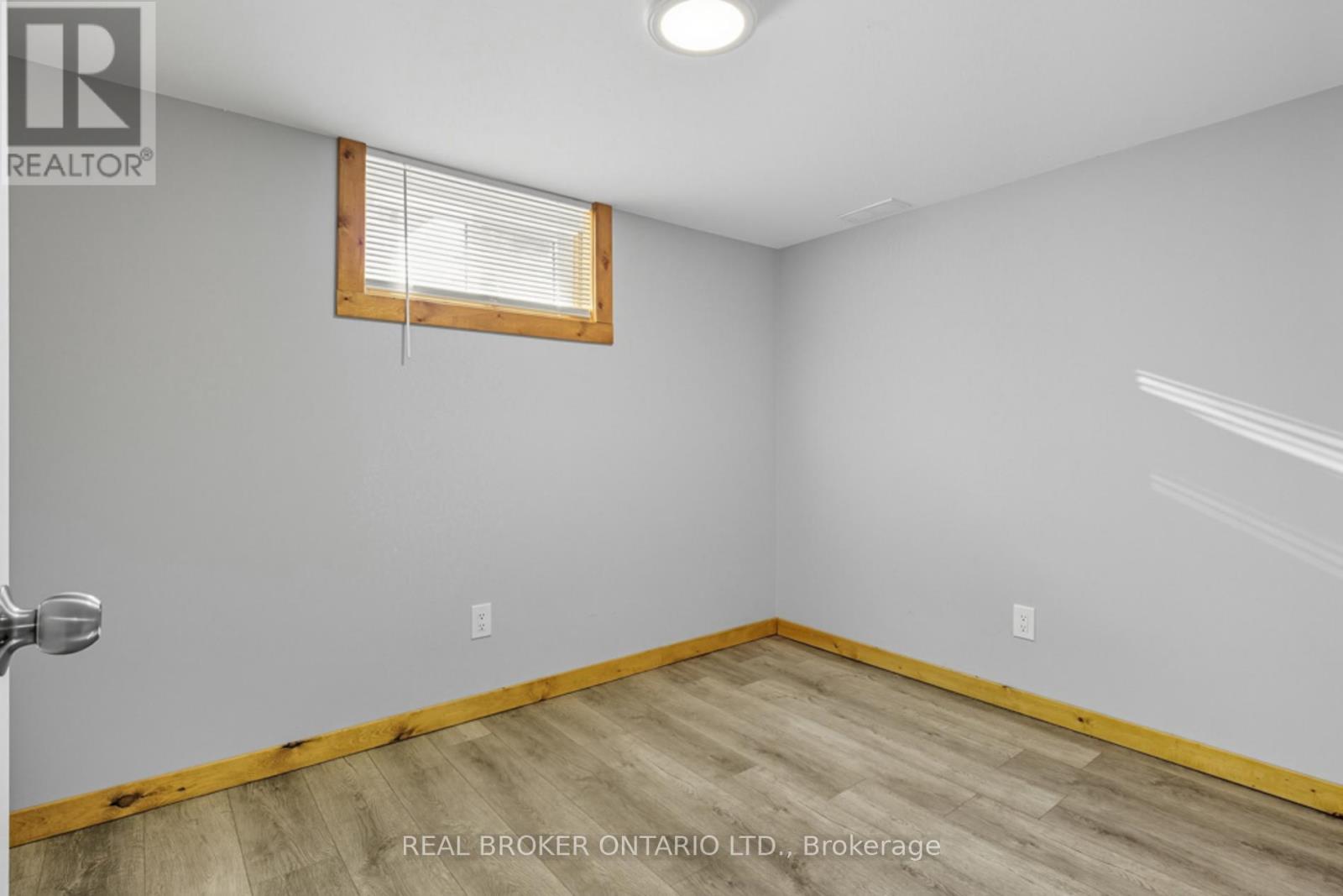 27 Broadmoor Avenue, Kitchener, Ontario  N2C 1Y6 - Photo 19 - X12408726