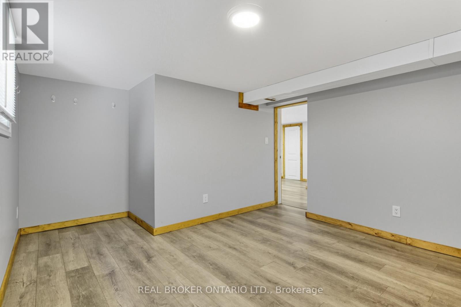 27 Broadmoor Avenue, Kitchener, Ontario  N2C 1Y6 - Photo 22 - X12408726