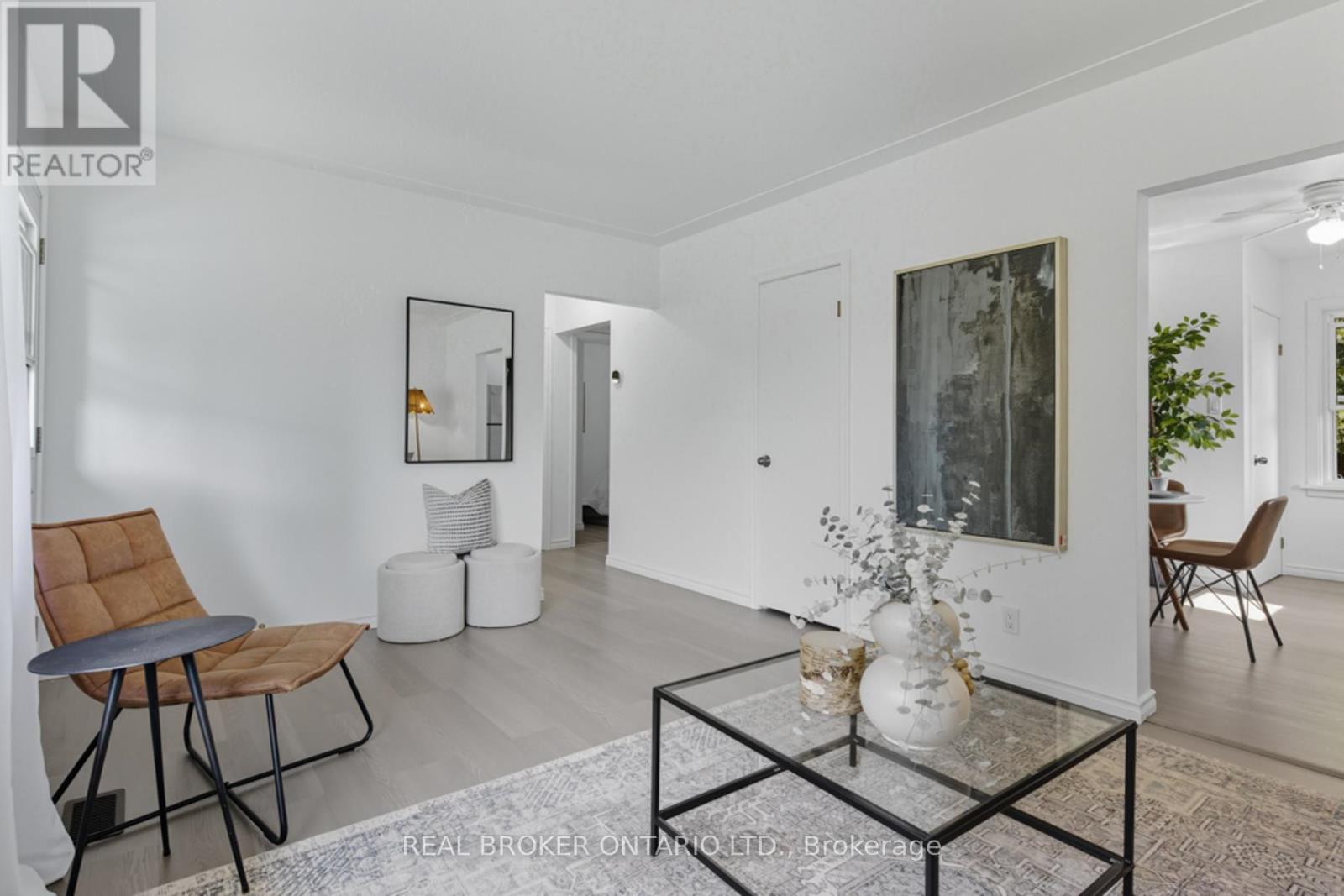 27 Broadmoor Avenue, Kitchener, Ontario  N2C 1Y6 - Photo 6 - X12408726