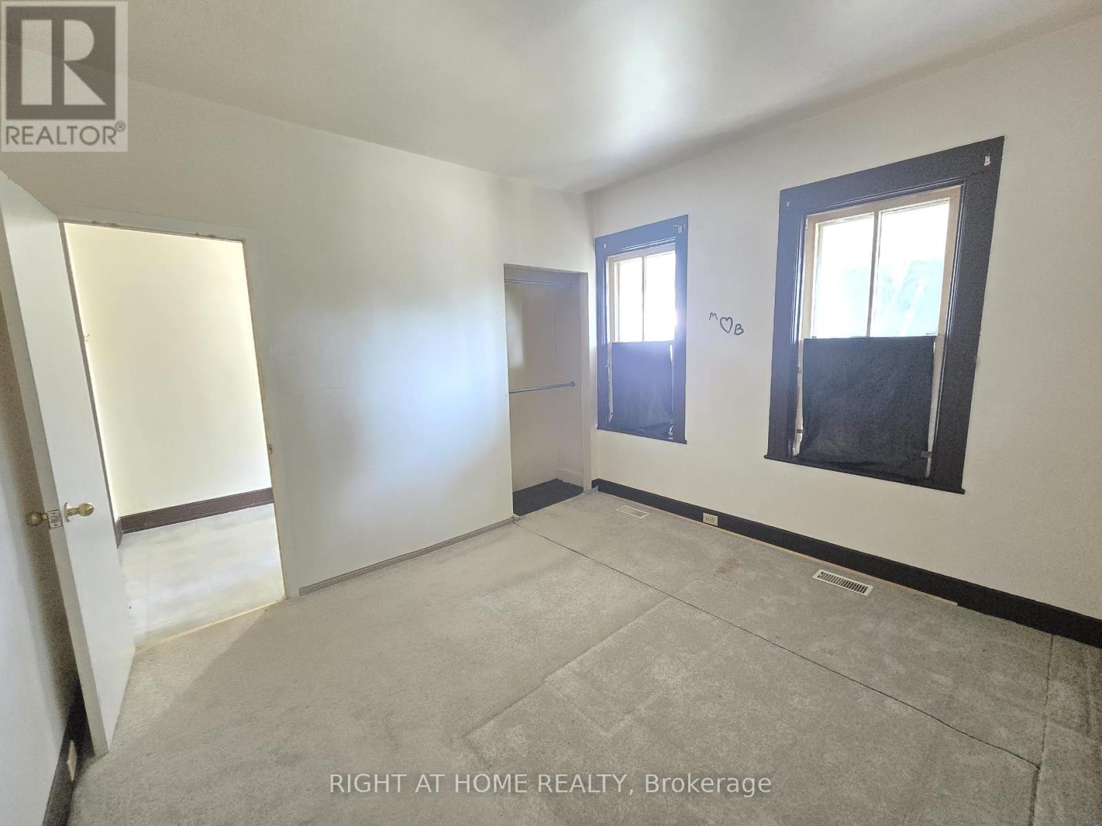 939 Wellington Street, Windsor, Ontario  N9A 5K2 - Photo 4 - X12408727
