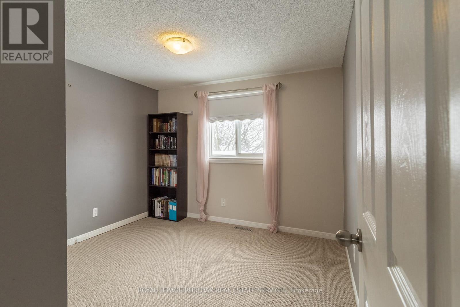 58 Romy Crescent, Thorold, Ontario  L2V 4T6 - Photo 19 - X12408762