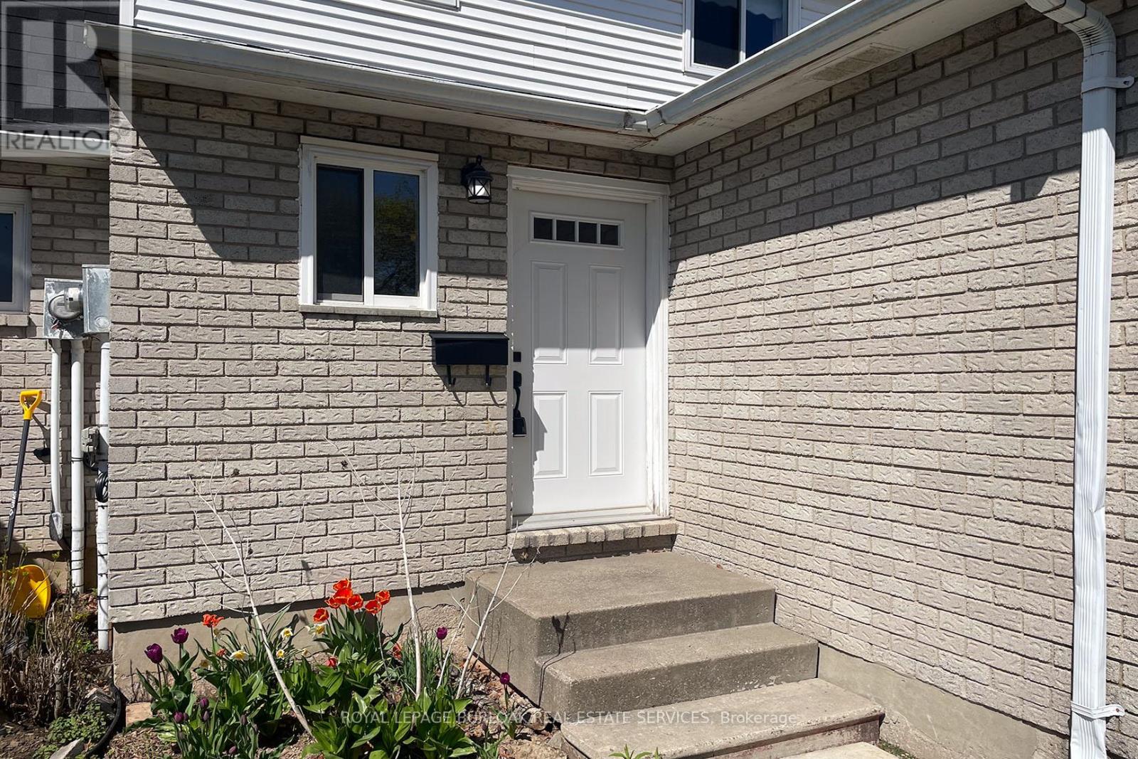 58 Romy Crescent, Thorold, Ontario  L2V 4T6 - Photo 2 - X12408762