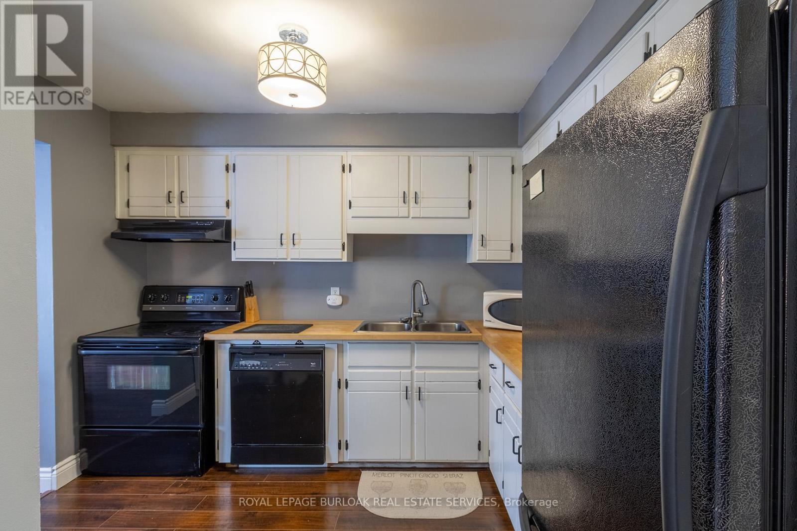 58 Romy Crescent, Thorold, Ontario  L2V 4T6 - Photo 4 - X12408762