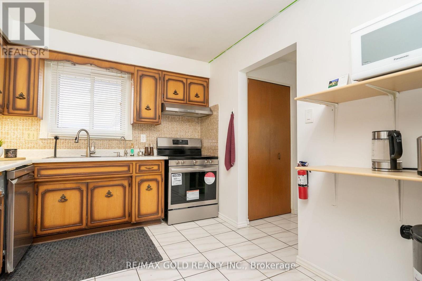 55 Ramblewood Way, Kitchener, Ontario  N2N 1G8 - Photo 11 - X12408764