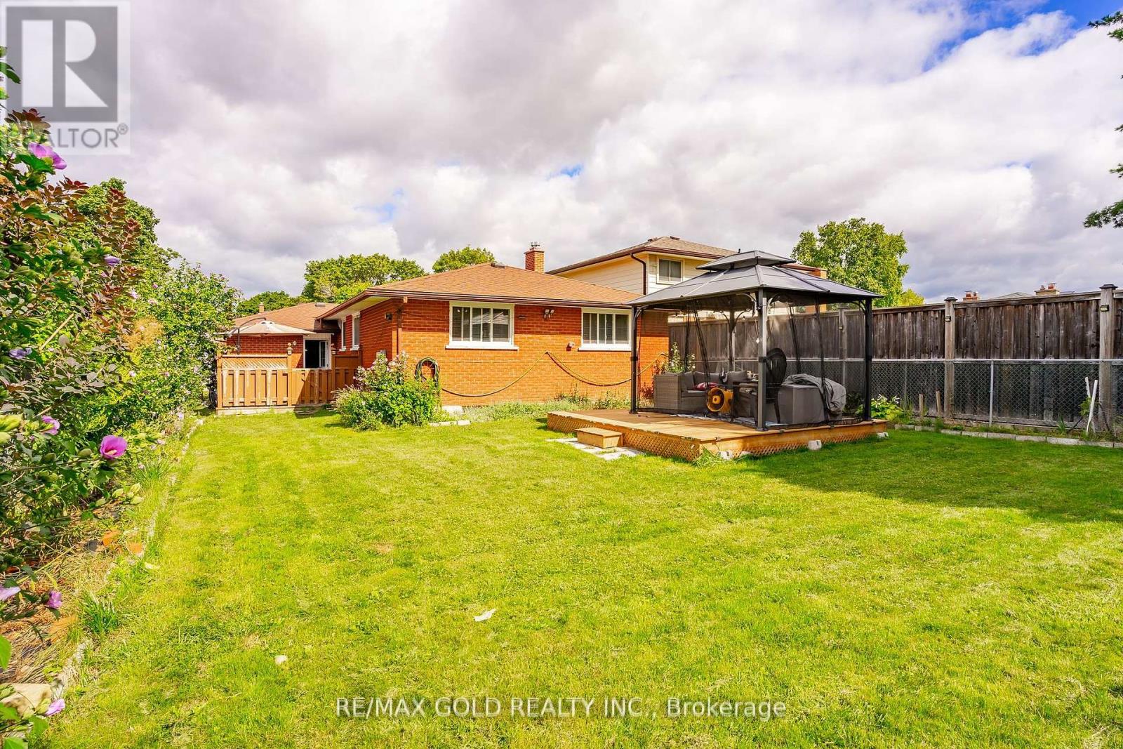 55 Ramblewood Way, Kitchener, Ontario  N2N 1G8 - Photo 35 - X12408764