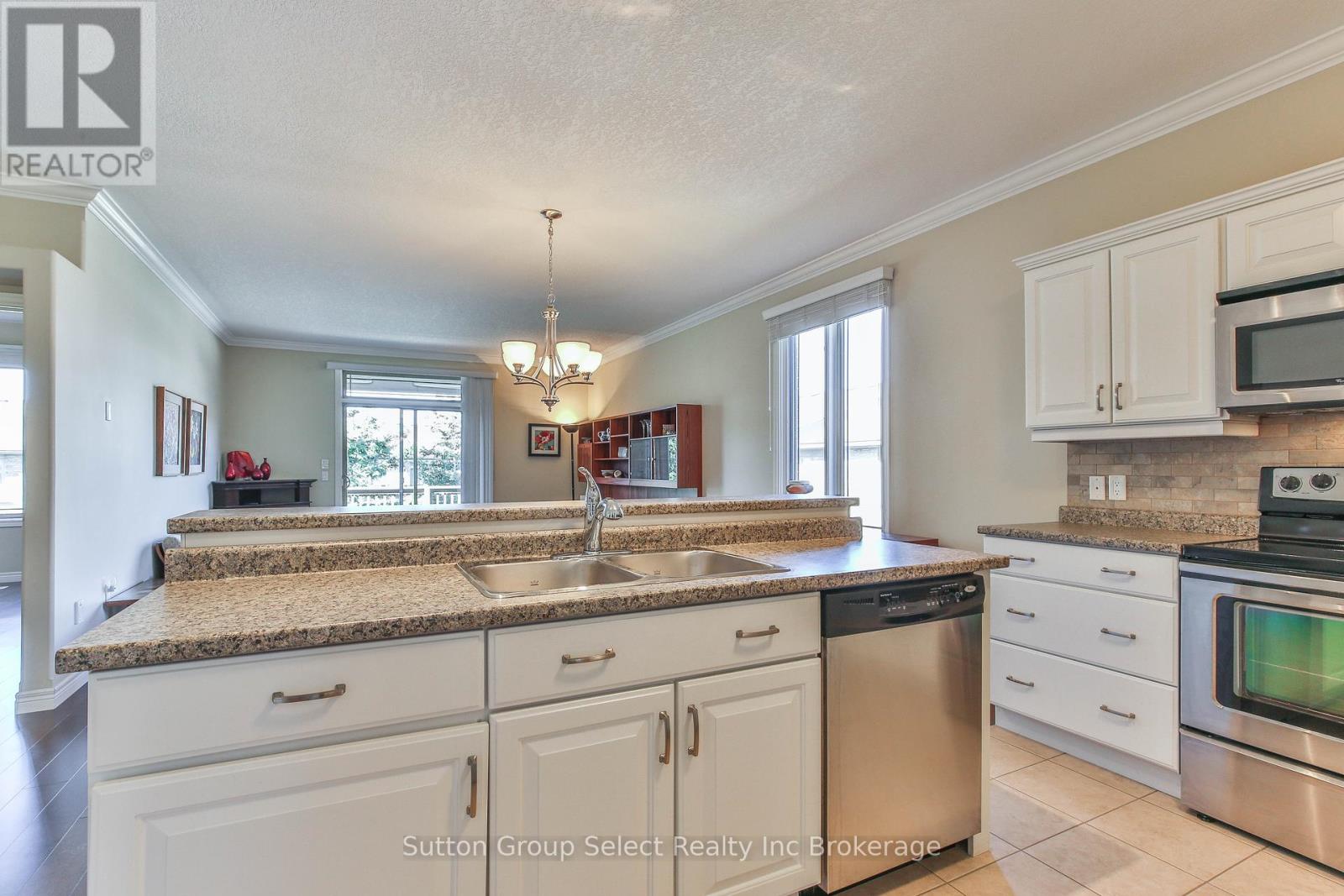 38 - 540 Spitfire Street, Woodstock (Woodstock - North), Ontario  N4T 0C2 - Photo 11 - X12408851