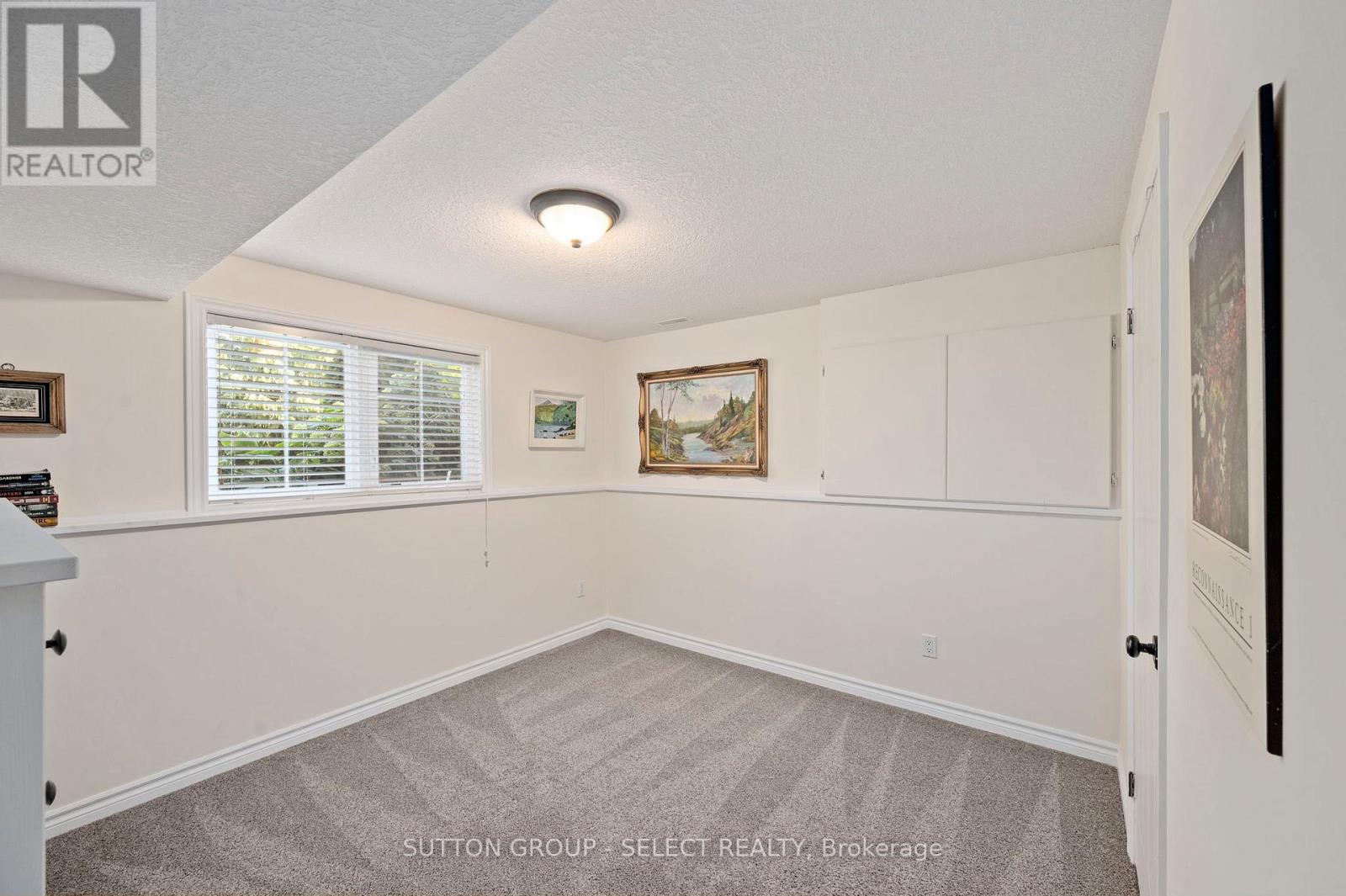 15 Hamilton Street, North Middlesex, Ontario  N0M 1A0 - Photo 22 - X12316368
