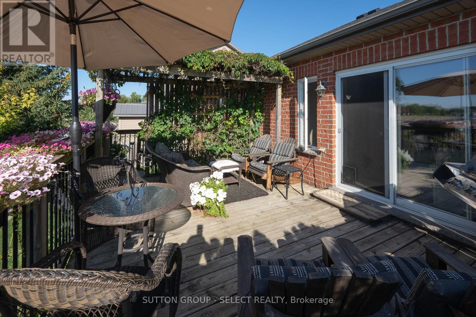 15 Hamilton Street, North Middlesex, Ontario  N0M 1A0 - Photo 29 - X12316368