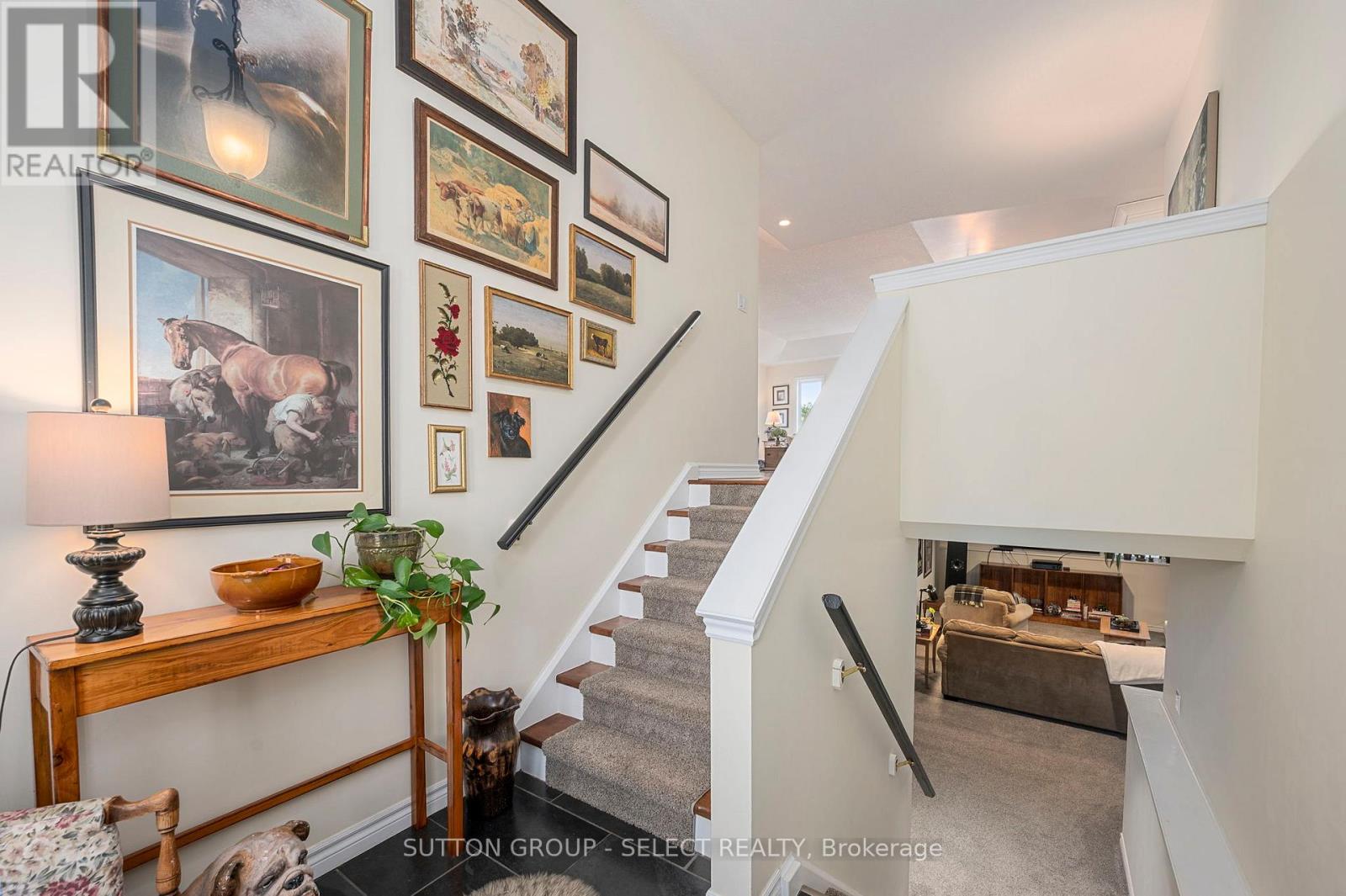 15 Hamilton Street, North Middlesex, Ontario  N0M 1A0 - Photo 4 - X12316368