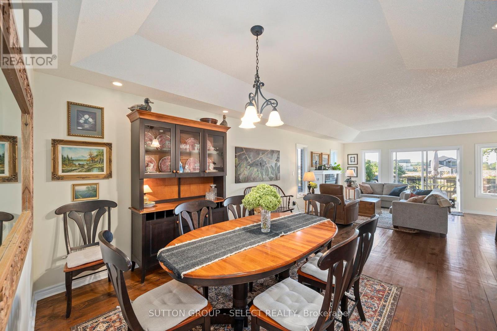15 Hamilton Street, North Middlesex, Ontario  N0M 1A0 - Photo 6 - X12316368