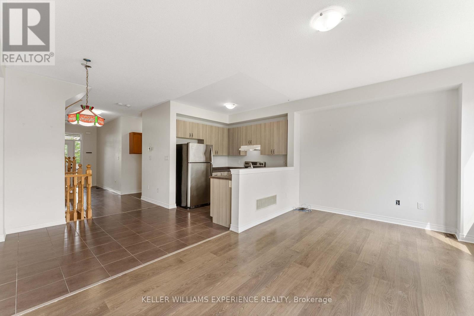 9 Greenwood Drive, Essa, Ontario  L3W 0N5 - Photo 10 - N12340161