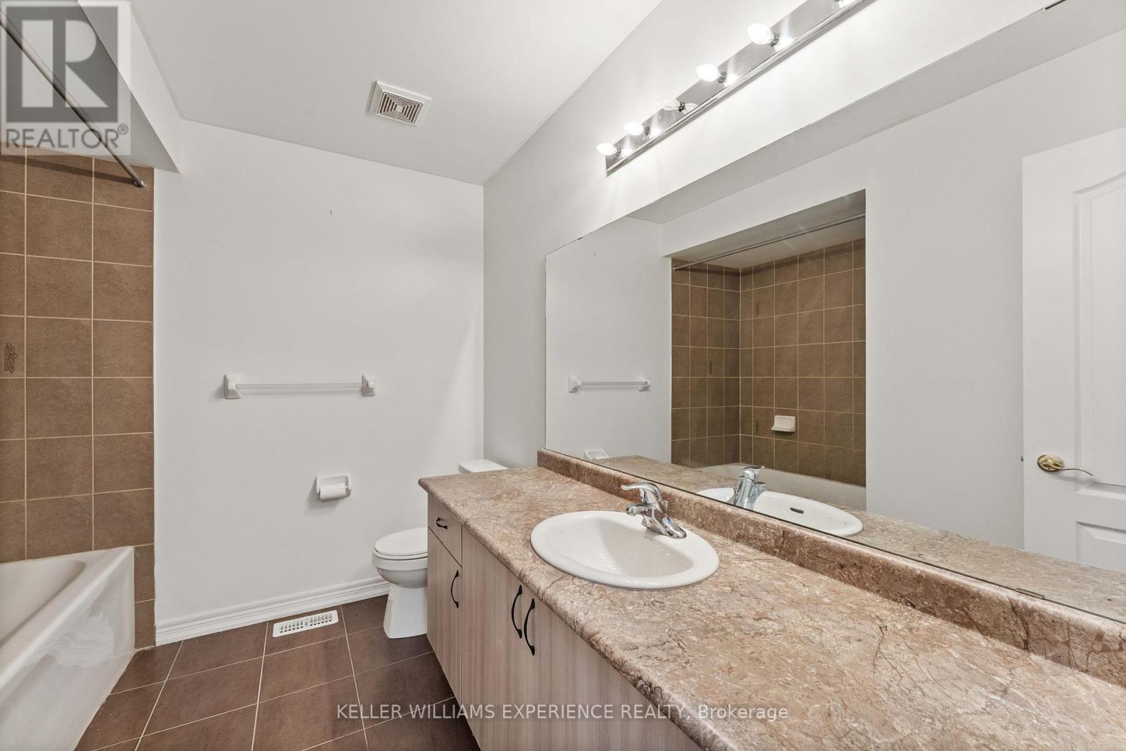 9 Greenwood Drive, Essa, Ontario  L3W 0N5 - Photo 17 - N12340161