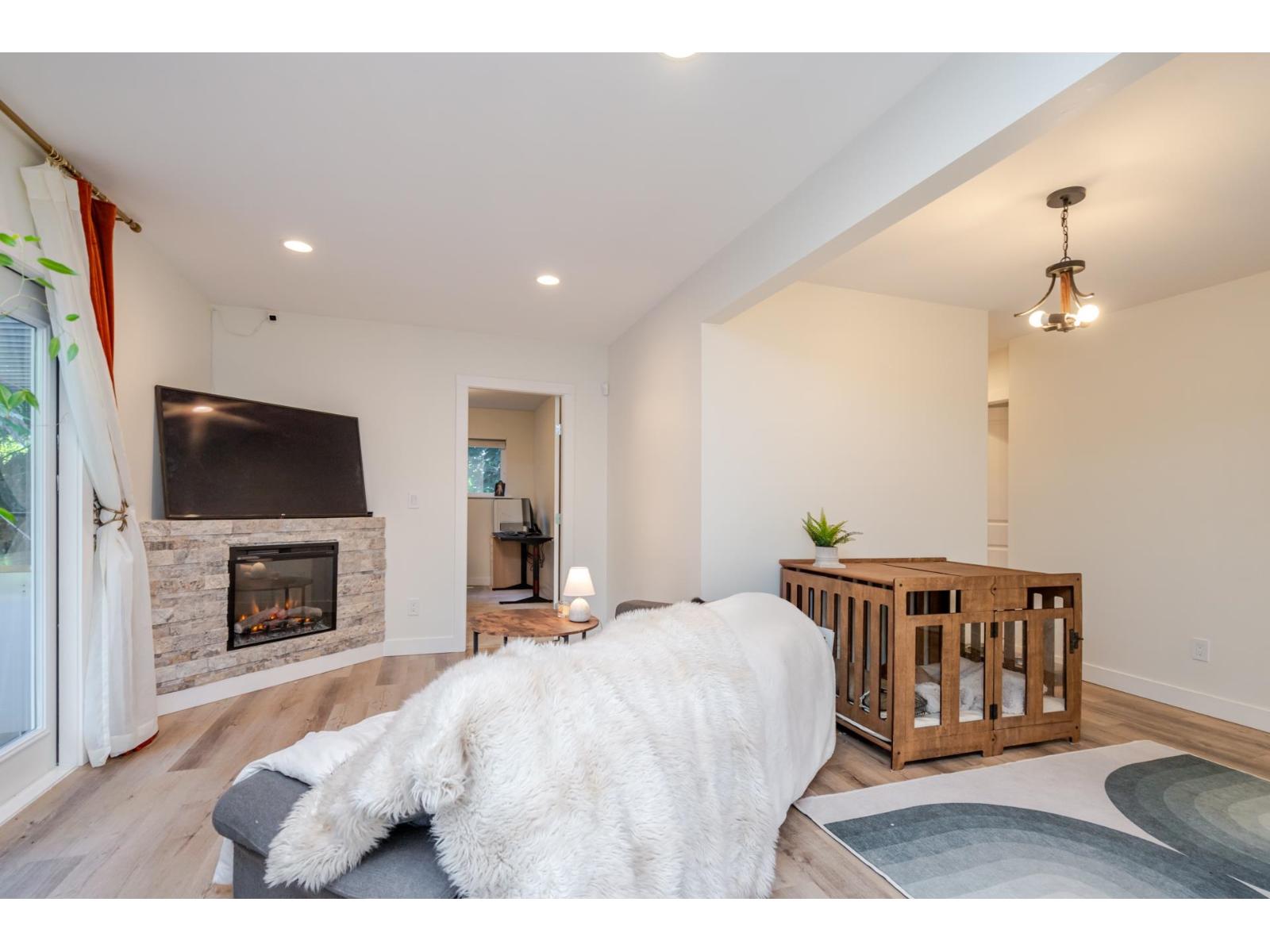 8528 Dunn Street, Mission, British Columbia  V2V 6V4 - Photo 3 - R3048445