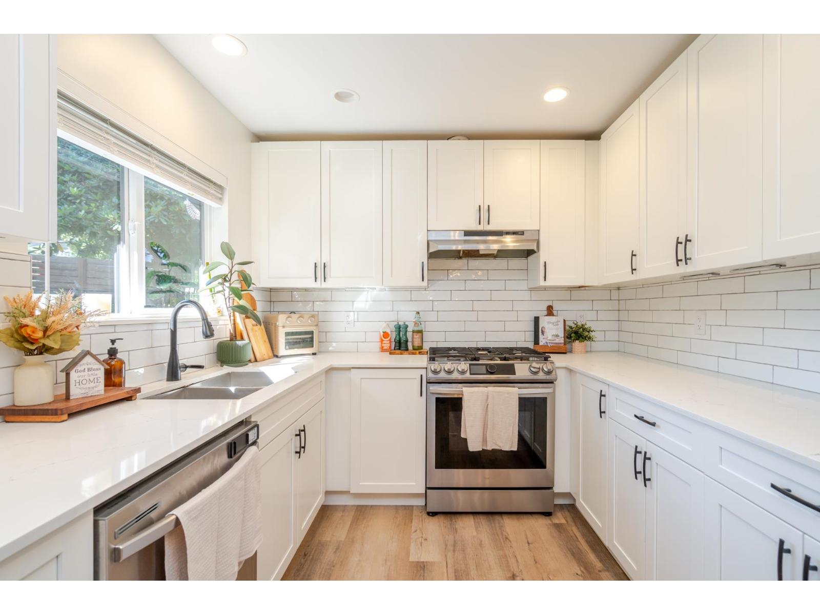 8528 Dunn Street, Mission, British Columbia  V2V 6V4 - Photo 7 - R3048445