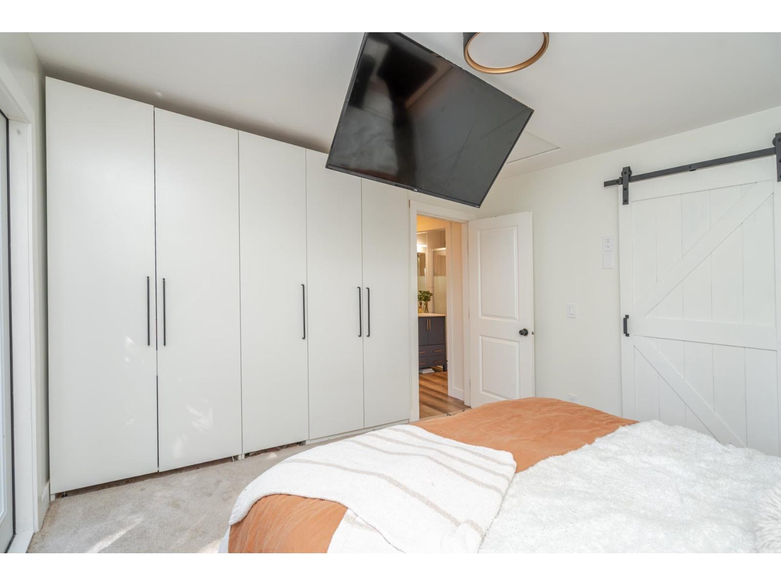 8528 Dunn Street, Mission, British Columbia  V2V 6V4 - Photo 11 - R3048445