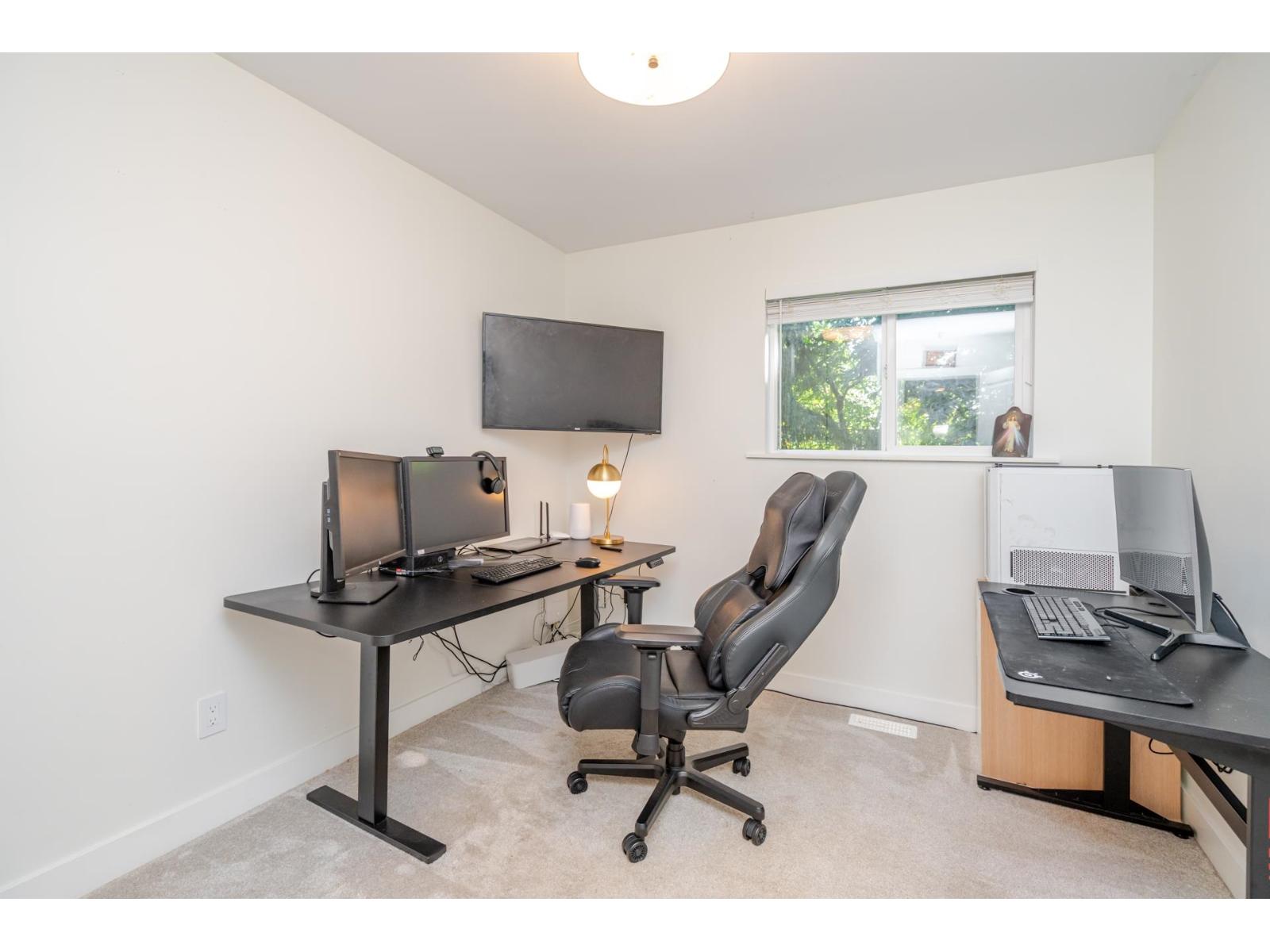 8528 Dunn Street, Mission, British Columbia  V2V 6V4 - Photo 14 - R3048445