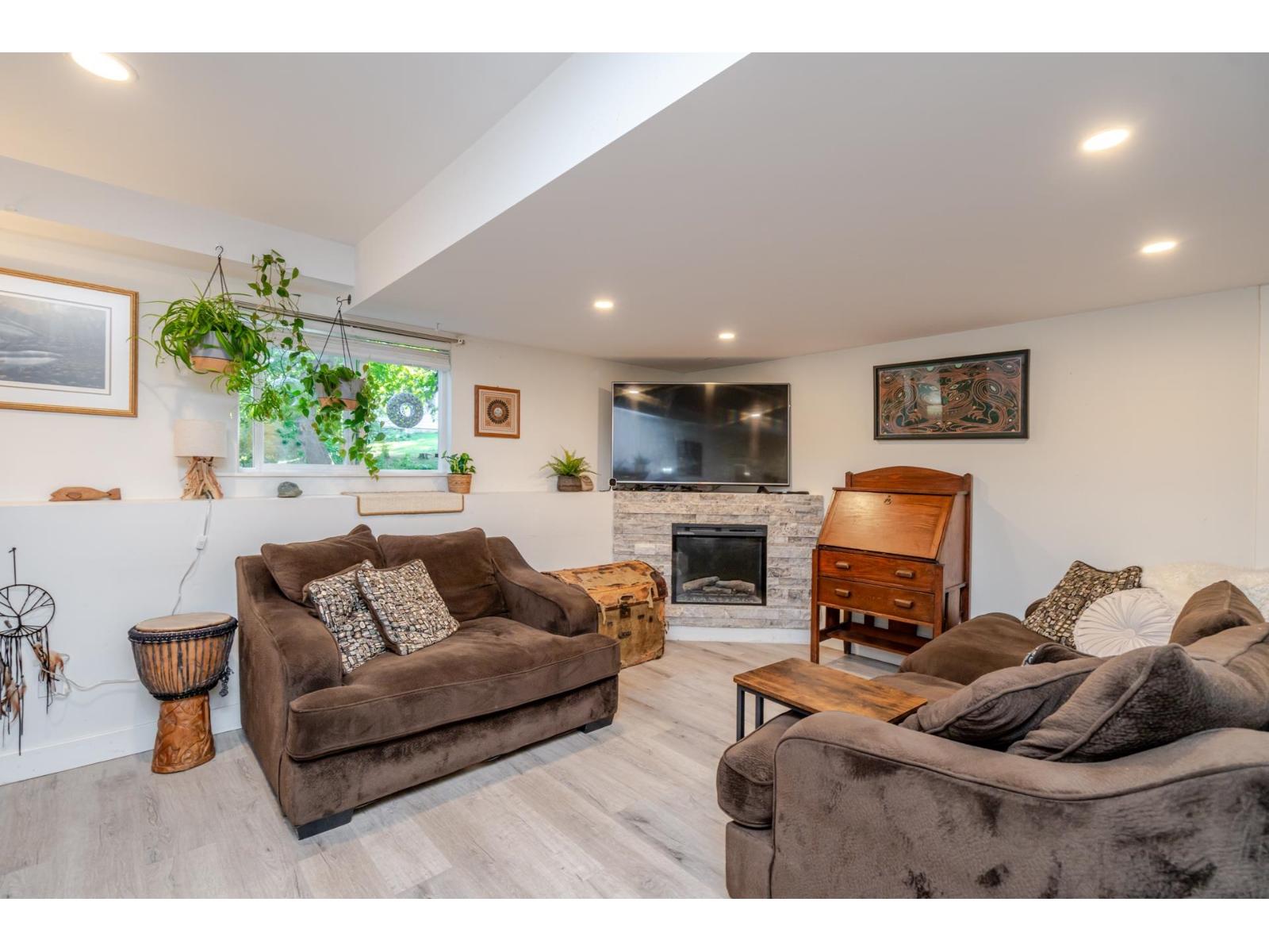 8528 Dunn Street, Mission, British Columbia  V2V 6V4 - Photo 15 - R3048445