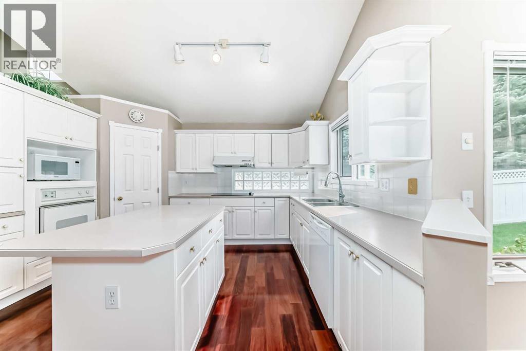 1405 Shawnee Road Sw, Calgary, Alberta  T2Y 2T1 - Photo 5 - A2254159