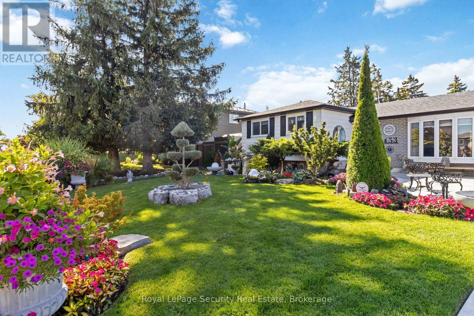 53 Dunblaine Crescent W, Brampton, Ontario  L6T 3H1 - Photo 4 - W12407425