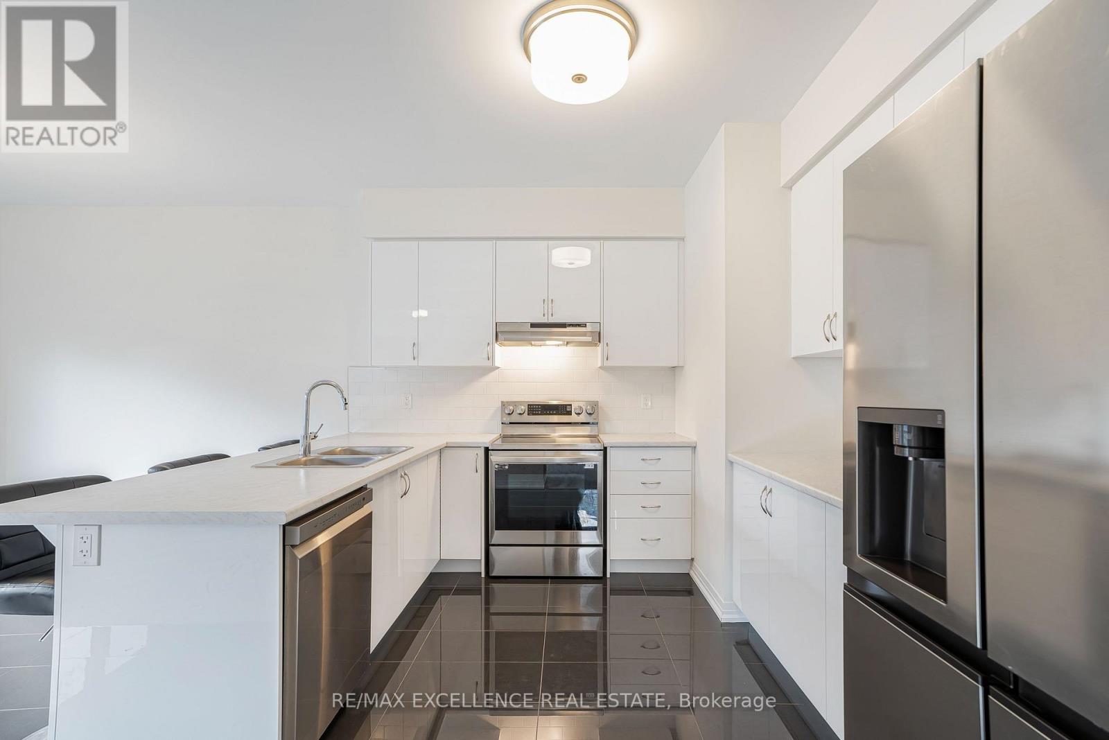 9 Tarrison Street, Brantford, Ontario  N3V 0B1 - Photo 6 - X12407558