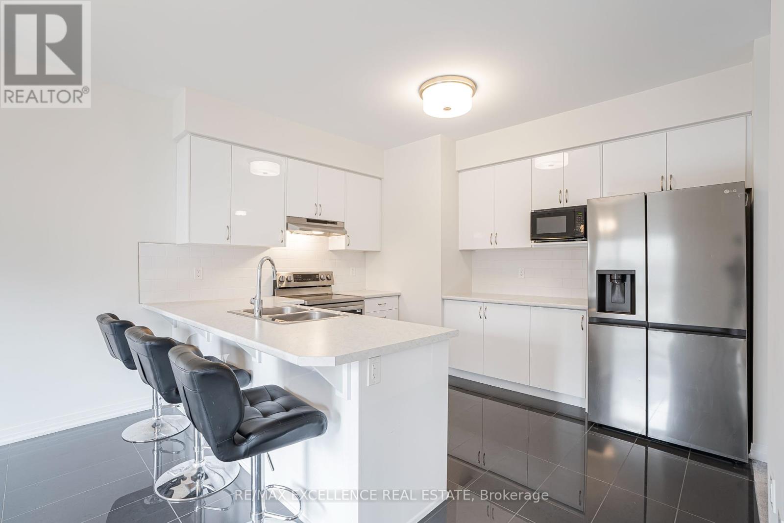 9 Tarrison Street, Brantford, Ontario  N3V 0B1 - Photo 7 - X12407558