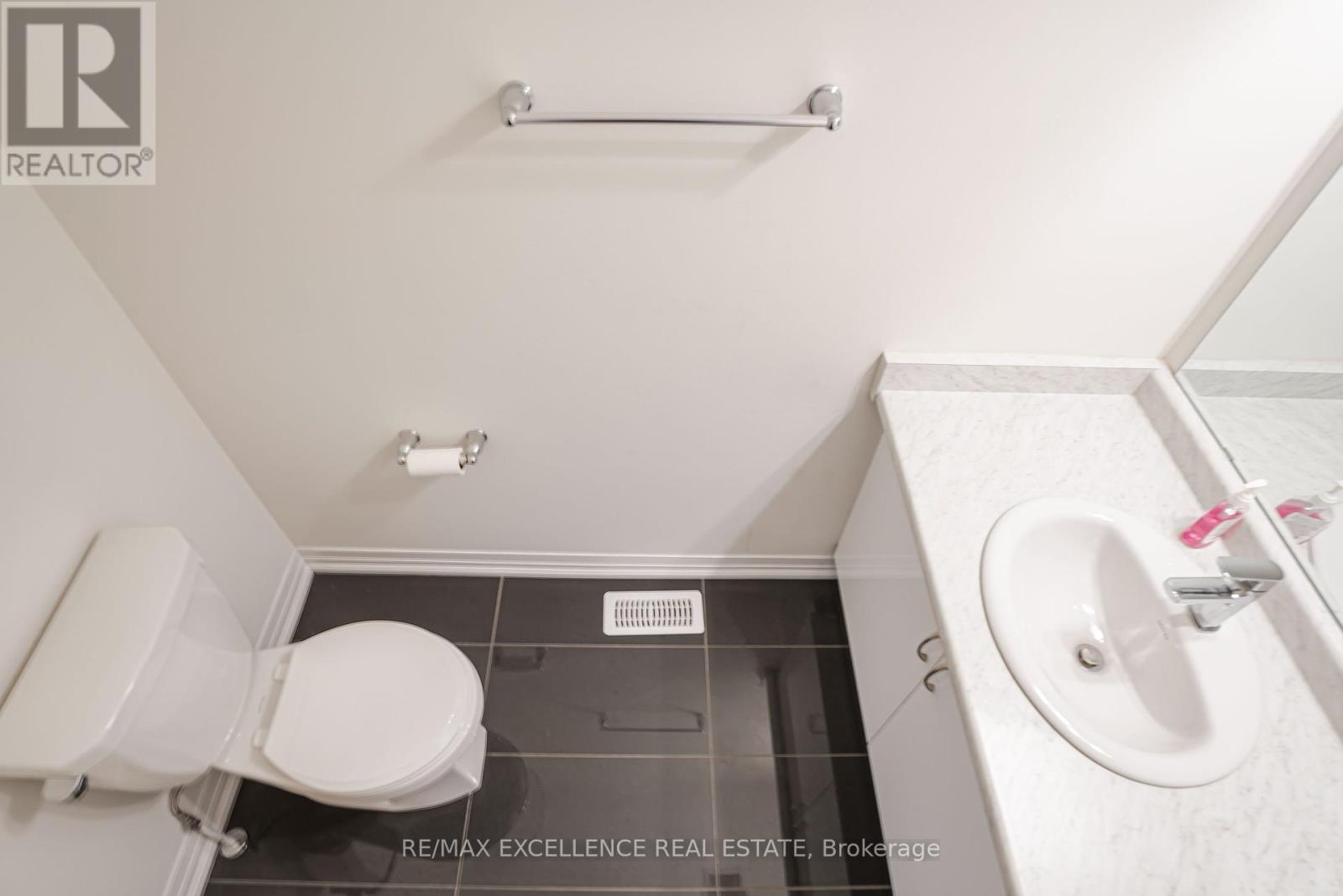 9 Tarrison Street, Brantford, Ontario  N3V 0B1 - Photo 14 - X12407558