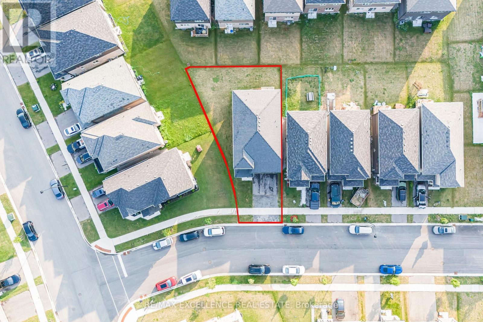 9 Tarrison Street, Brantford, Ontario  N3V 0B1 - Photo 3 - X12407558