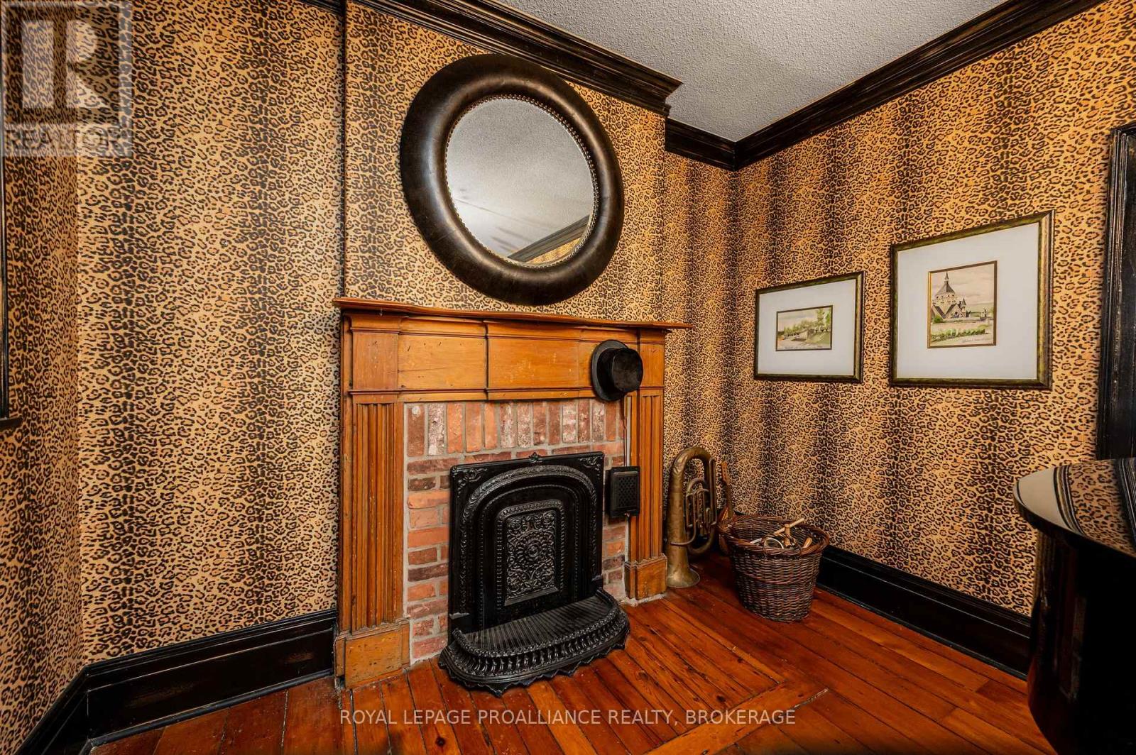 1863 Sydenham Road, Kingston, Ontario  K7L 4V4 - Photo 13 - X12408930