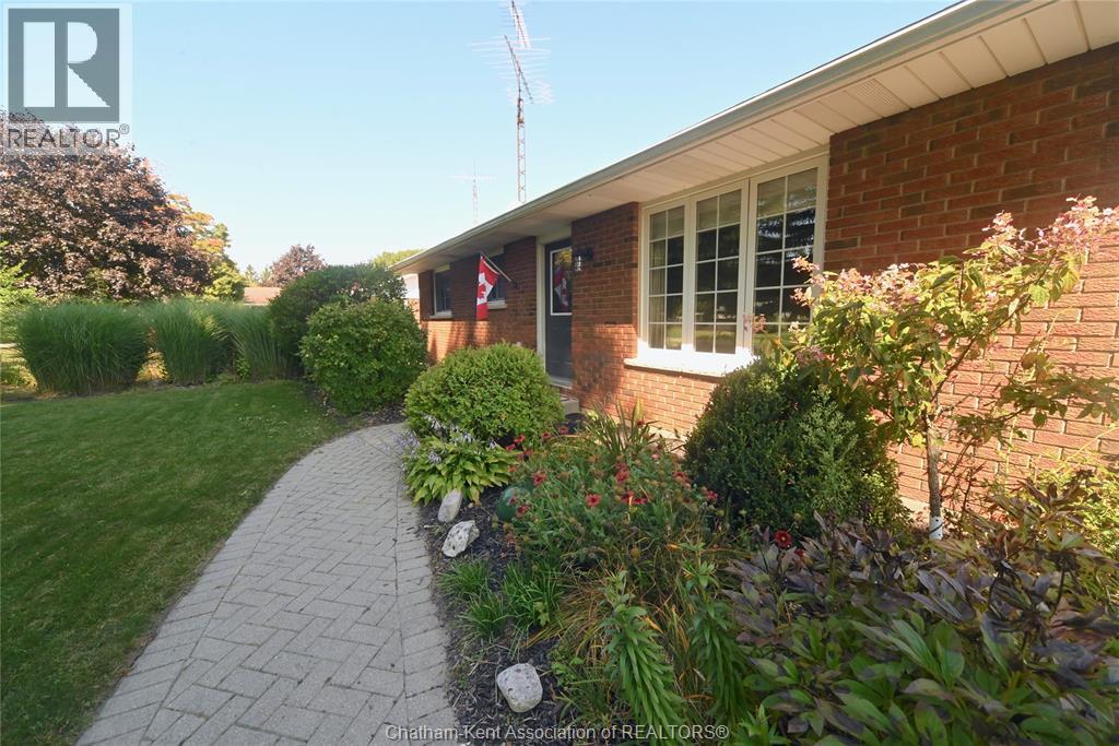 161 Queen Street, Highgate, Ontario  N0P 1T0 - Photo 3 - 25023608