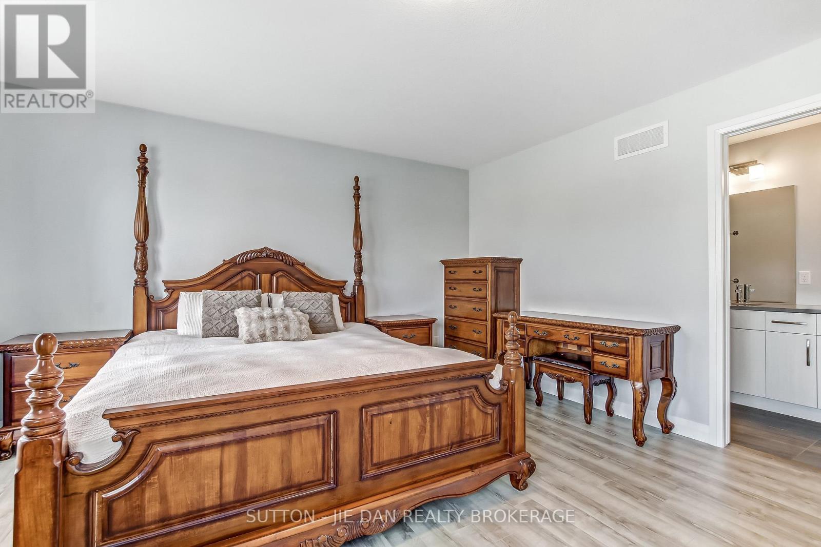 2 - 819 Kleinburg Drive, London North, Ontario  N5X 0N6 - Photo 12 - X12408924