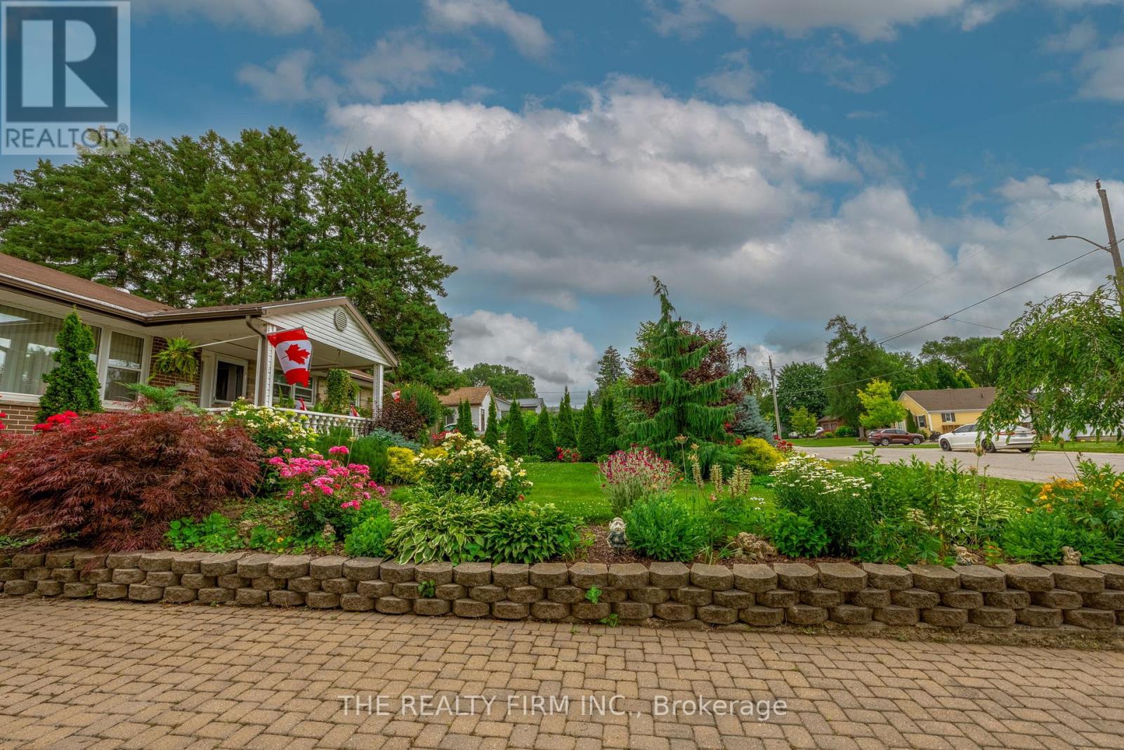 1864 Parkhurst Avenue, London East, Ontario  N5V 2C3 - Photo 2 - X12408992