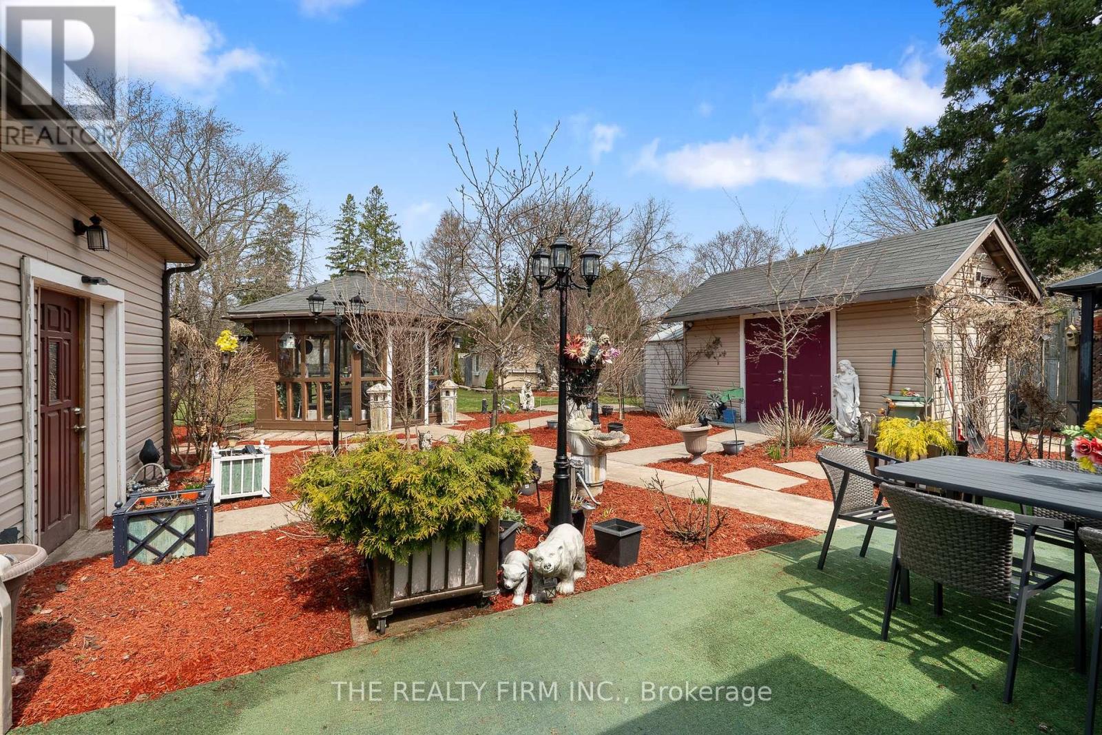 1864 Parkhurst Avenue, London East, Ontario  N5V 2C3 - Photo 45 - X12408992