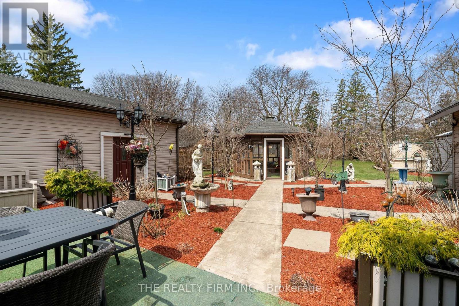 1864 Parkhurst Avenue, London East, Ontario  N5V 2C3 - Photo 47 - X12408992