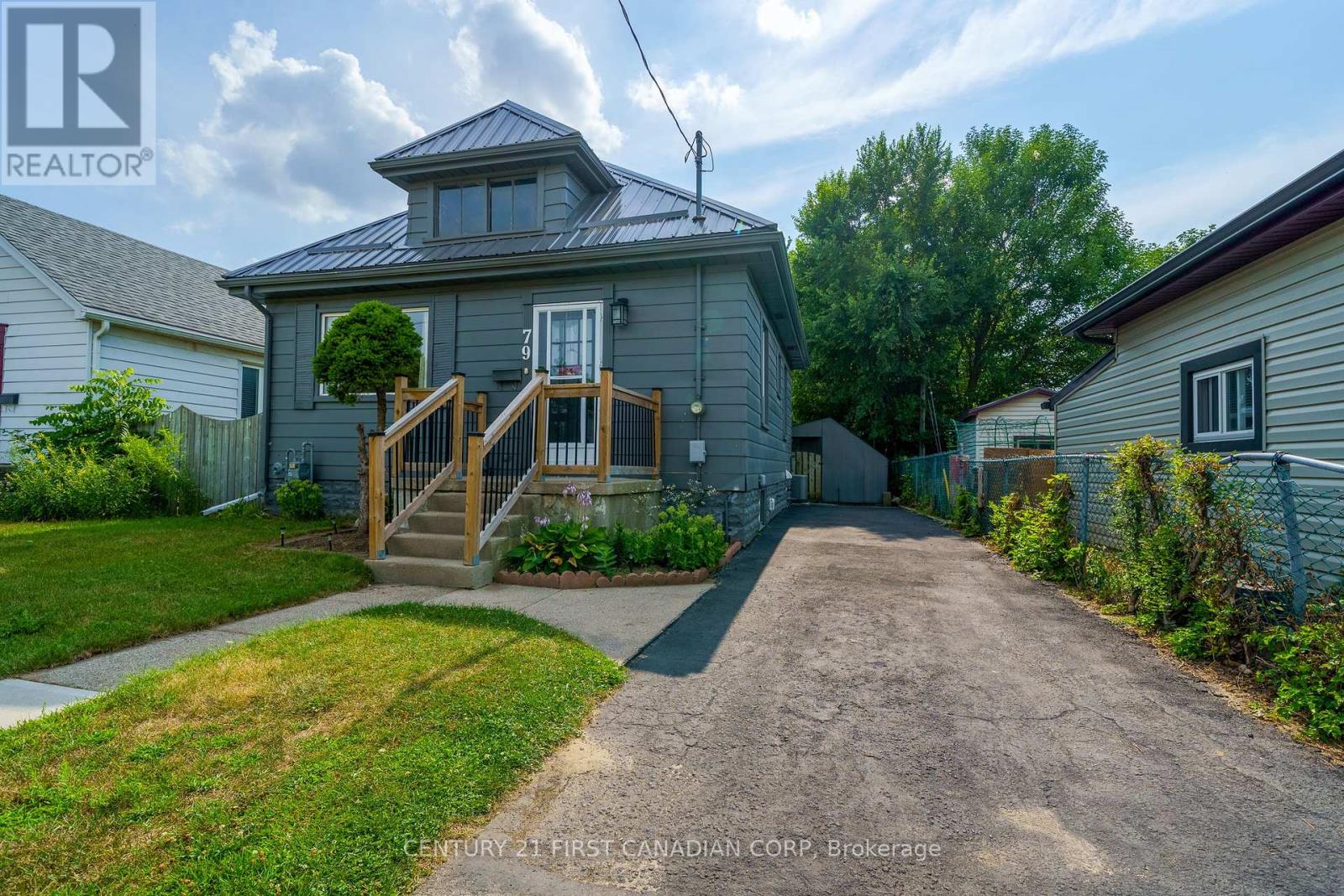 79 Hume Street, London East (East M), Ontario  N5Z 2P1 - Photo 1 - X12409058