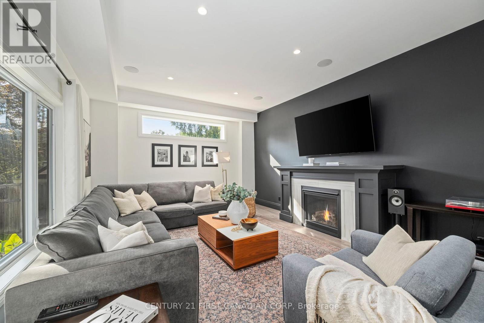 239 Tecumseh Avenue E, London South, Ontario  N6C 1S7 - Photo 16 - X12409070