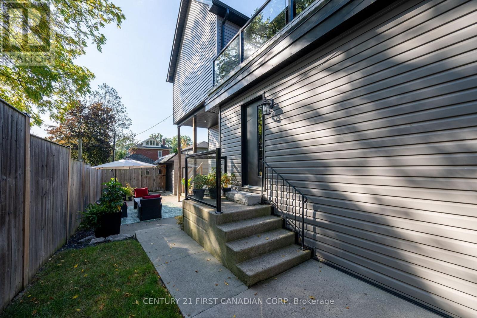239 Tecumseh Avenue E, London South, Ontario  N6C 1S7 - Photo 33 - X12409070
