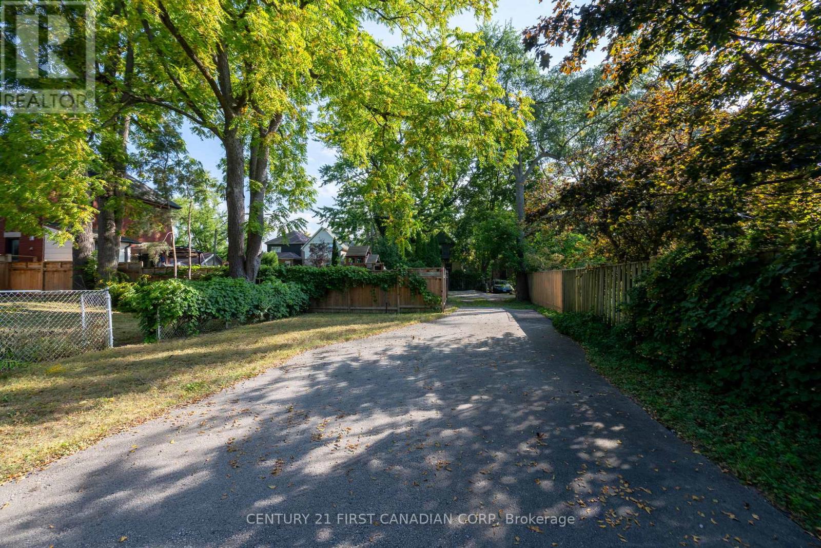 239 Tecumseh Avenue E, London South, Ontario  N6C 1S7 - Photo 37 - X12409070