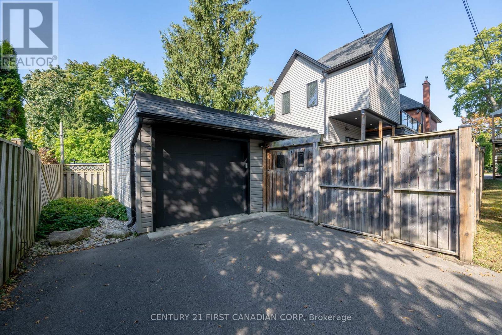 239 Tecumseh Avenue E, London South, Ontario  N6C 1S7 - Photo 38 - X12409070
