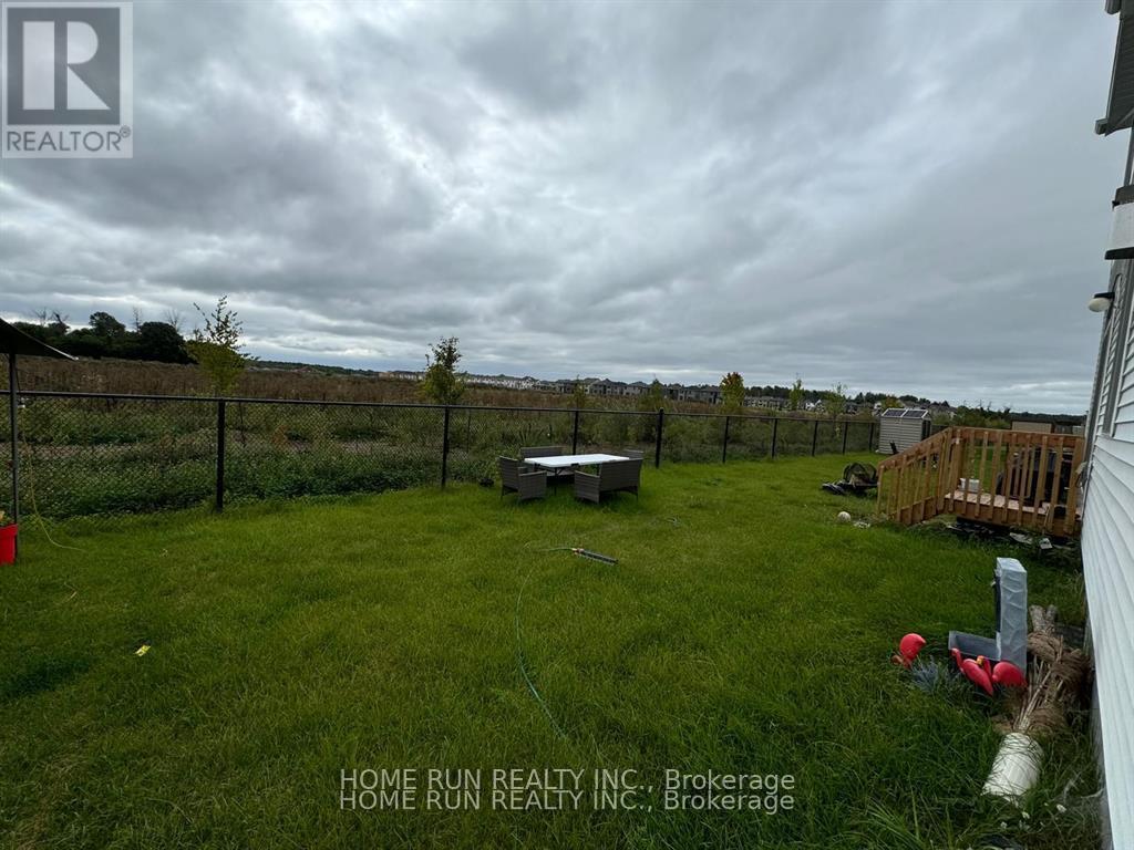 1032 Showman Street, Ottawa, Ontario  K0A 2Z0 - Photo 35 - X12408937