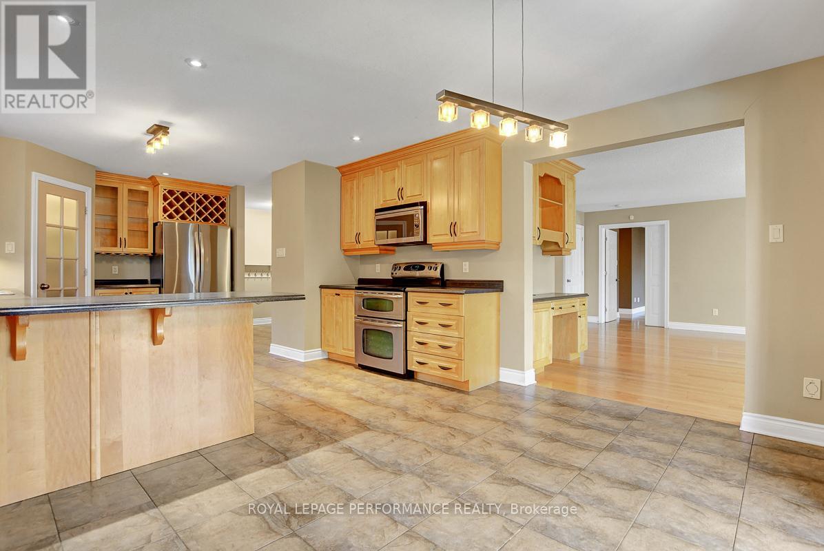 16 Settlement Lane, Russell, Ontario  K4R 0A4 - Photo 13 - X12408960