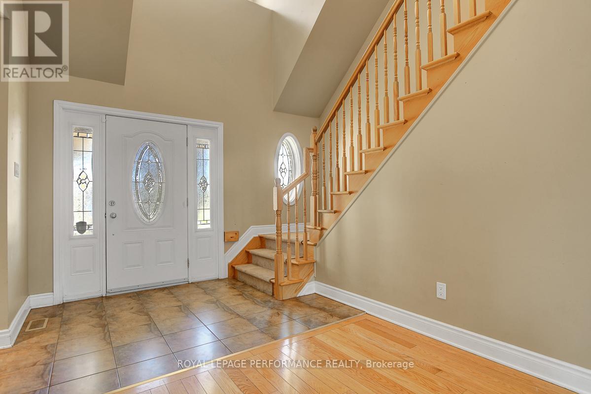 16 Settlement Lane, Russell, Ontario  K4R 0A4 - Photo 4 - X12408960
