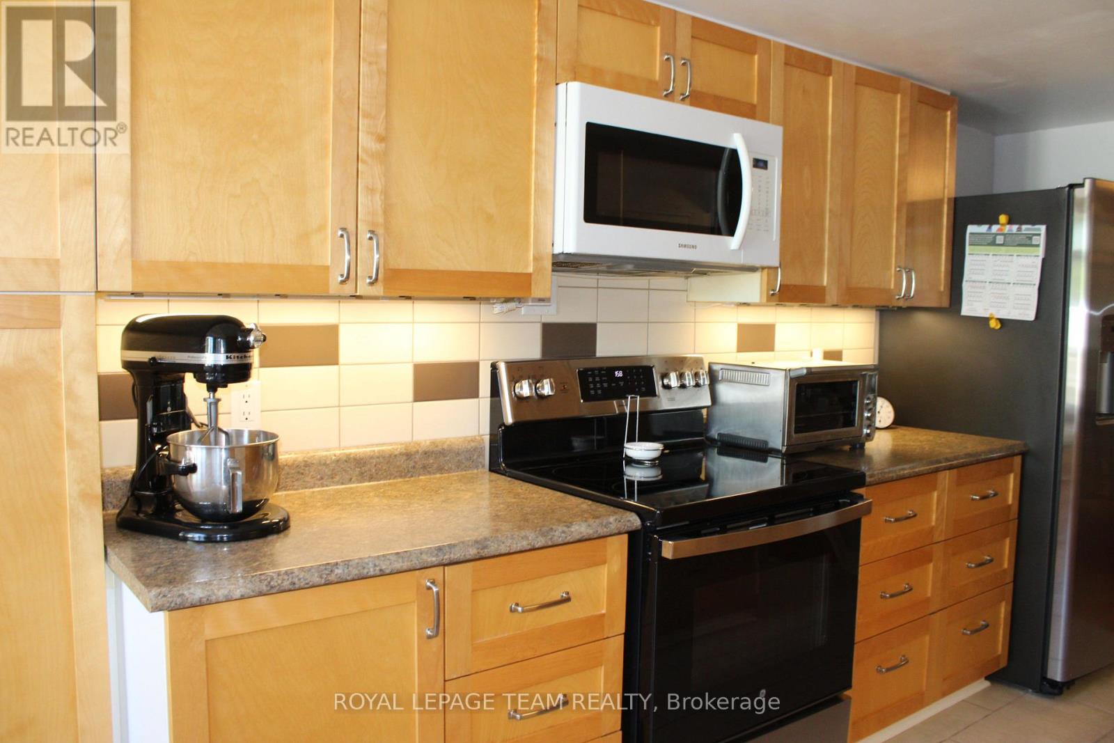 19 Locheland Crescent, Ottawa, Ontario  K2G 6H2 - Photo 12 - X12409009